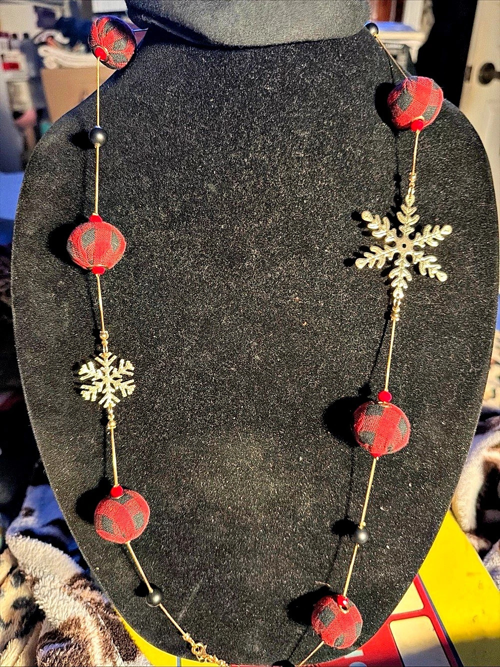 Plaid Snowflake Pendant Necklace in Red & Black 20β
